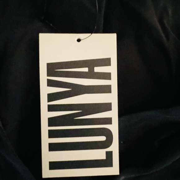 NWT Lunya Washable Silk High Rise Pant Set . Black. Medium - Picture 5 of 11